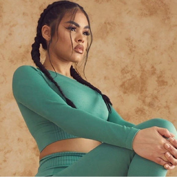 PRETTY LITTLE THINGS: Green Sport Crop Top and Leggings Set - Size S - Picture 1 of 9